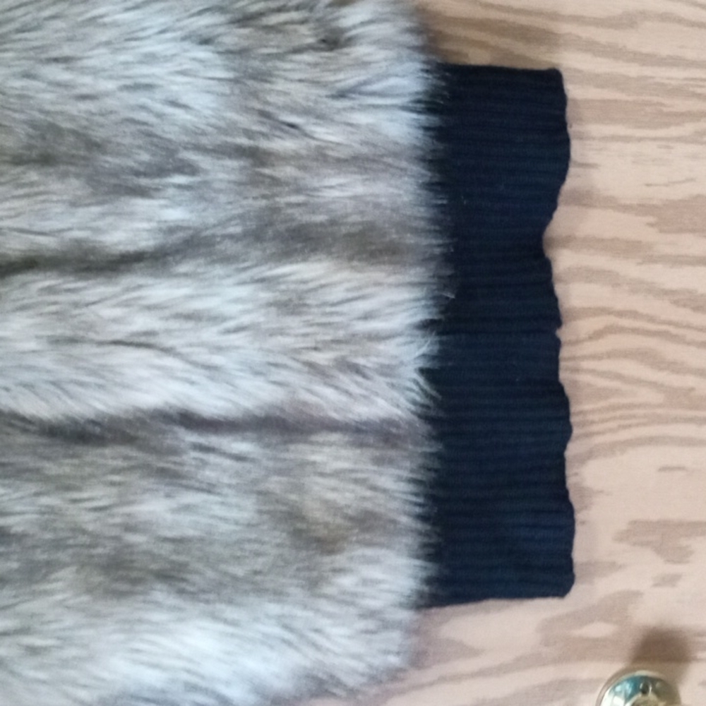 Juicy Couture, wool, cotton, faux fur, fall, winter, back to school - Picture 9 of 9